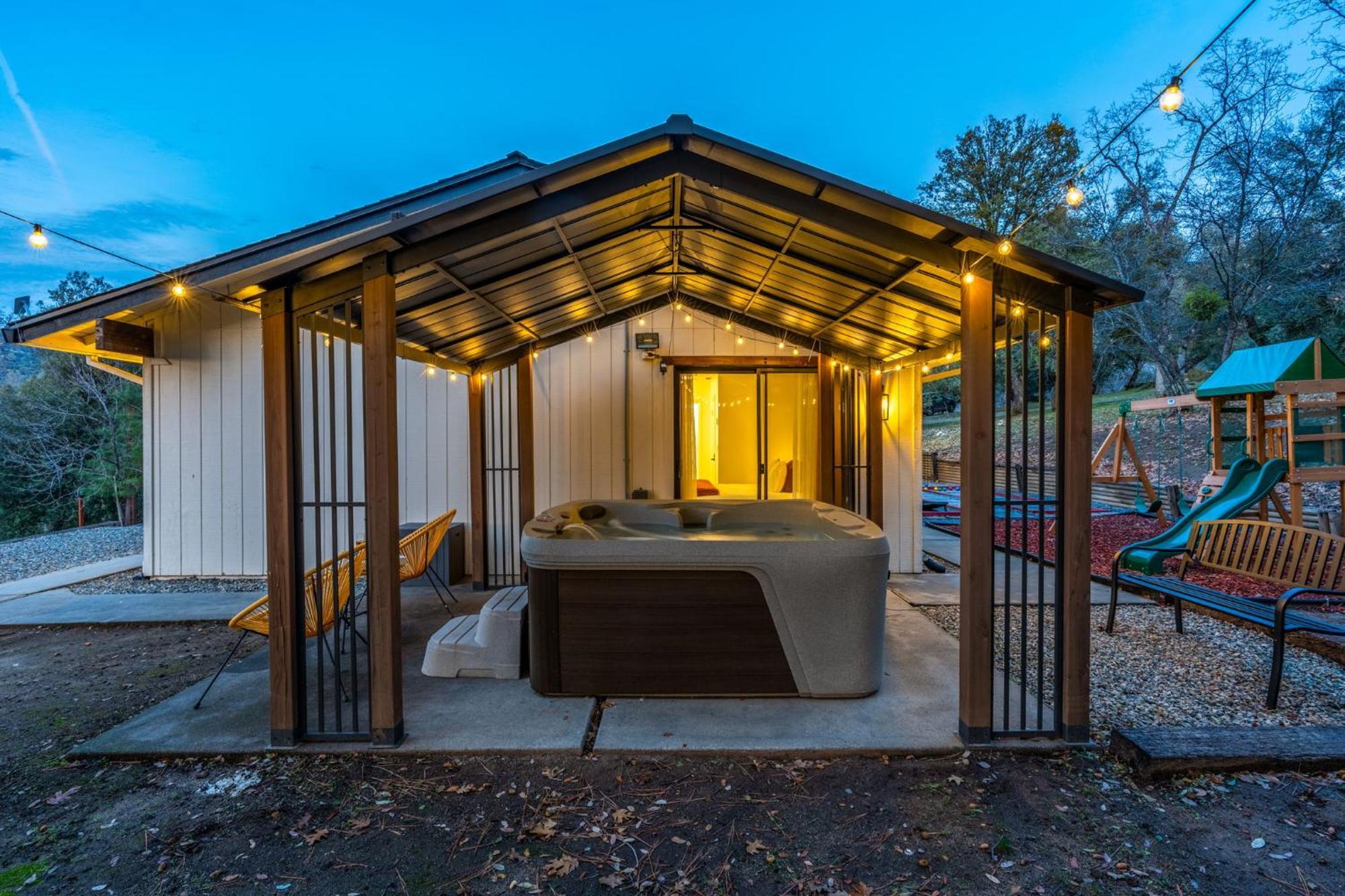 Secluded Mtn Top Family Haven With Spa, Views & Arcade Oakhurst Exterior photo