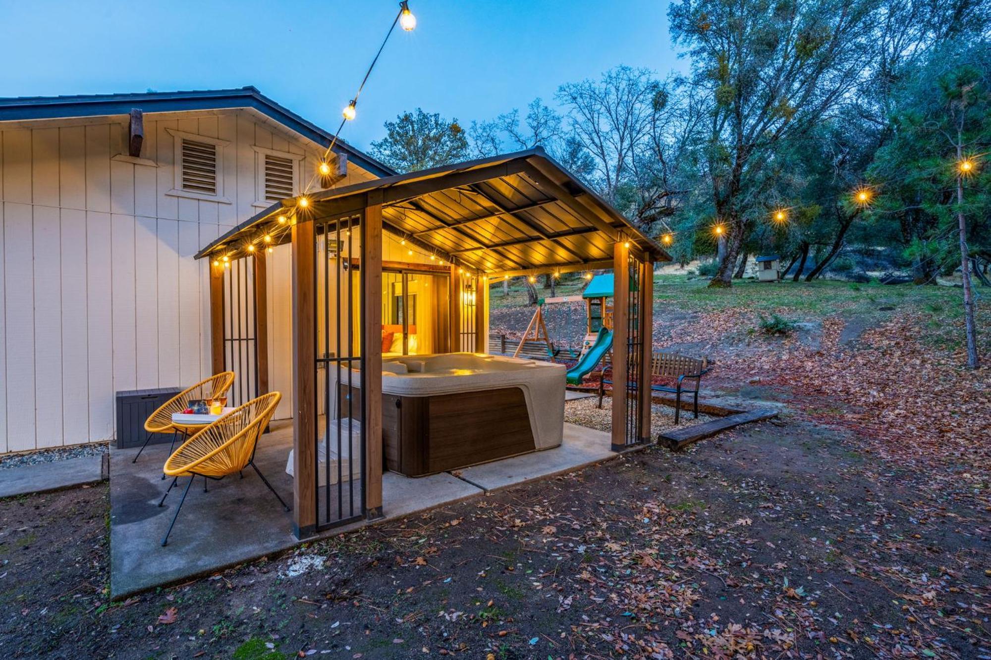 Secluded Mtn Top Family Haven With Spa, Views & Arcade Oakhurst Exterior photo
