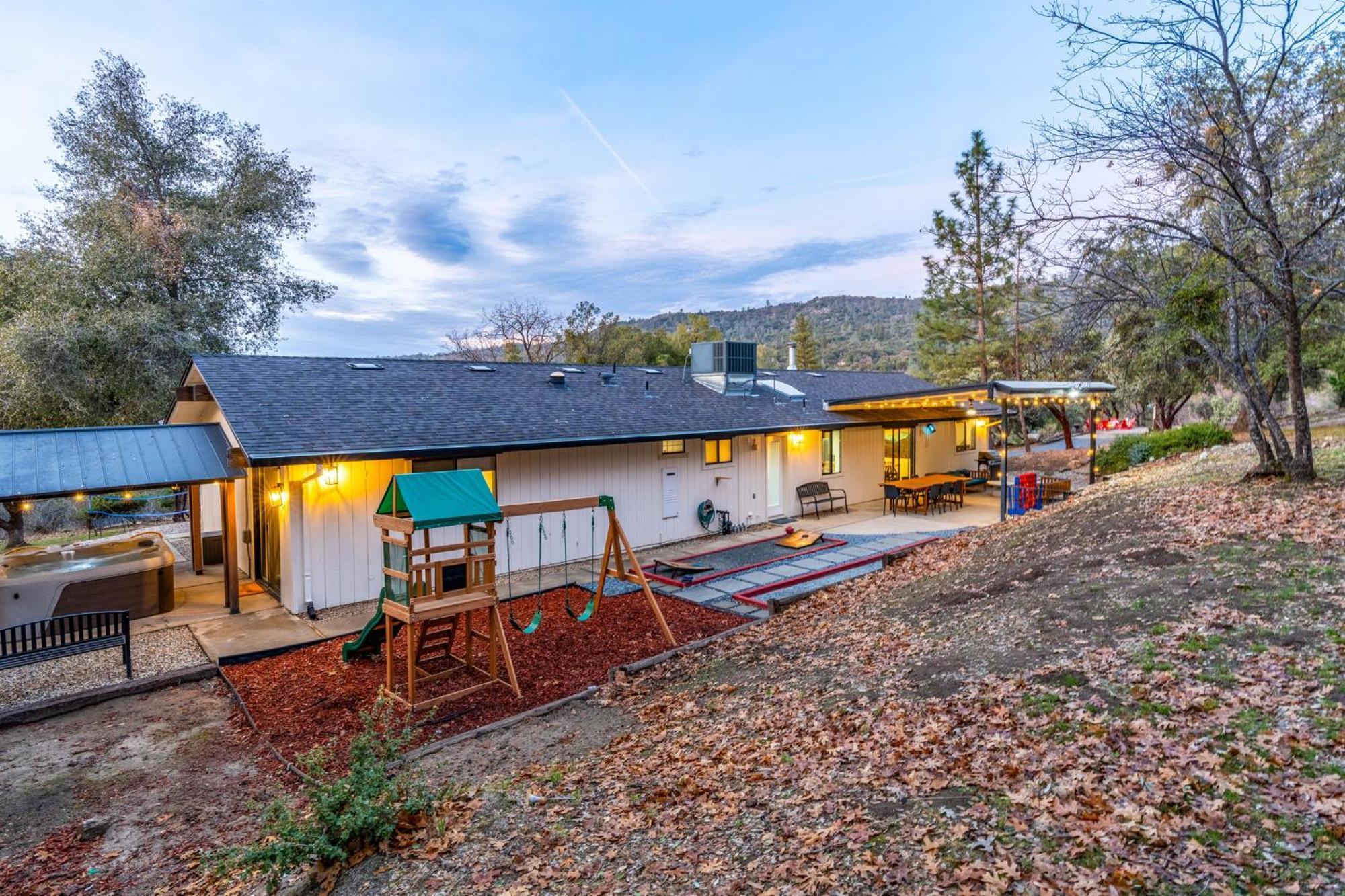 Secluded Mtn Top Family Haven With Spa, Views & Arcade Oakhurst Exterior photo
